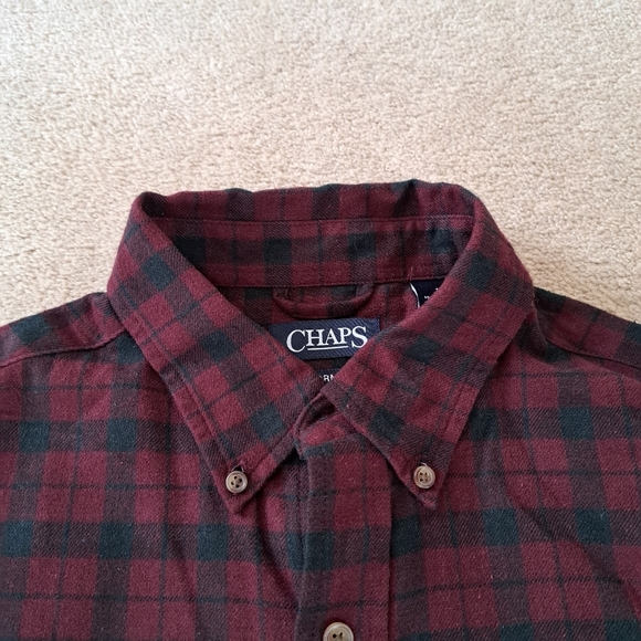 Chaps Plaid Flannel Shirt Performance Top Men's Medium Red Black Plaid Collared - Picture 2 of 8